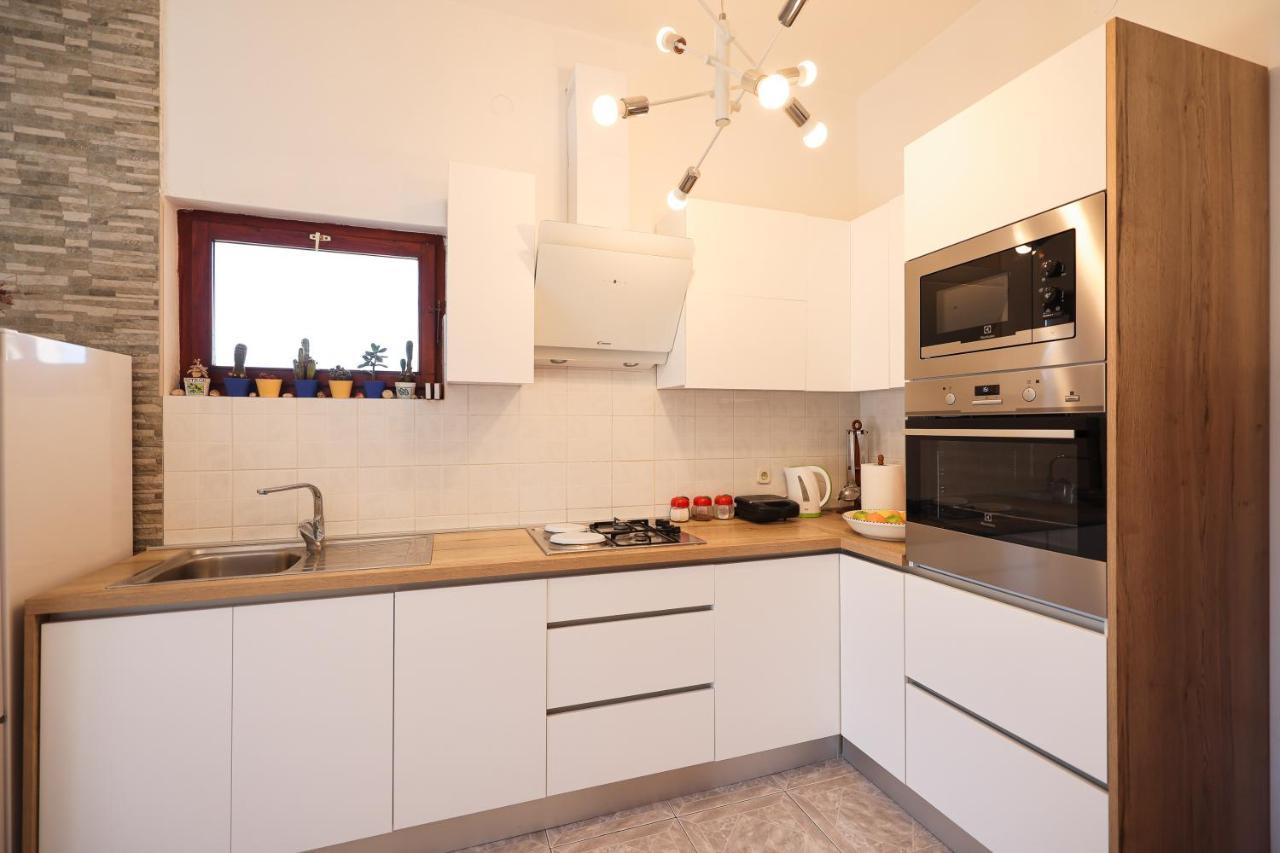Apartments Marta Verunić Екстериор снимка