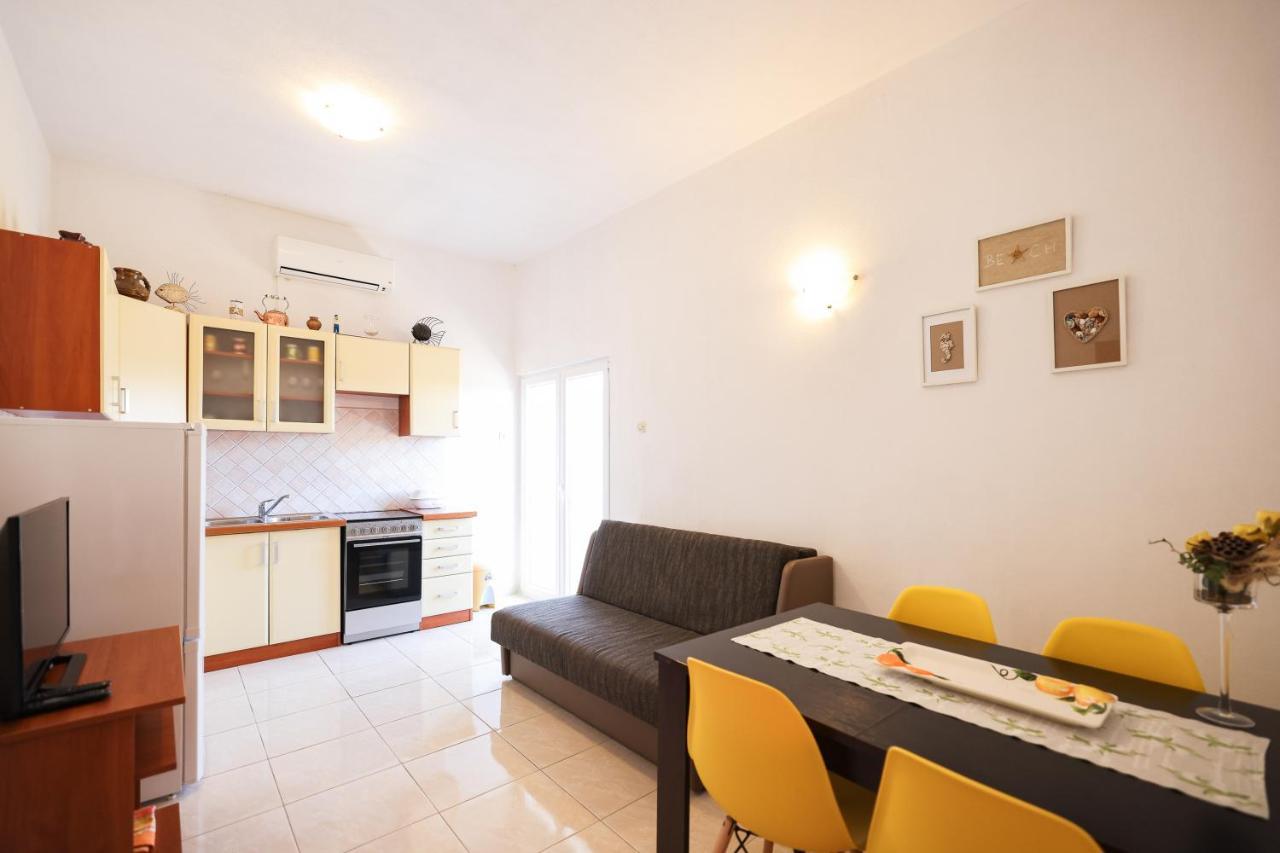 Apartments Marta Verunić Екстериор снимка