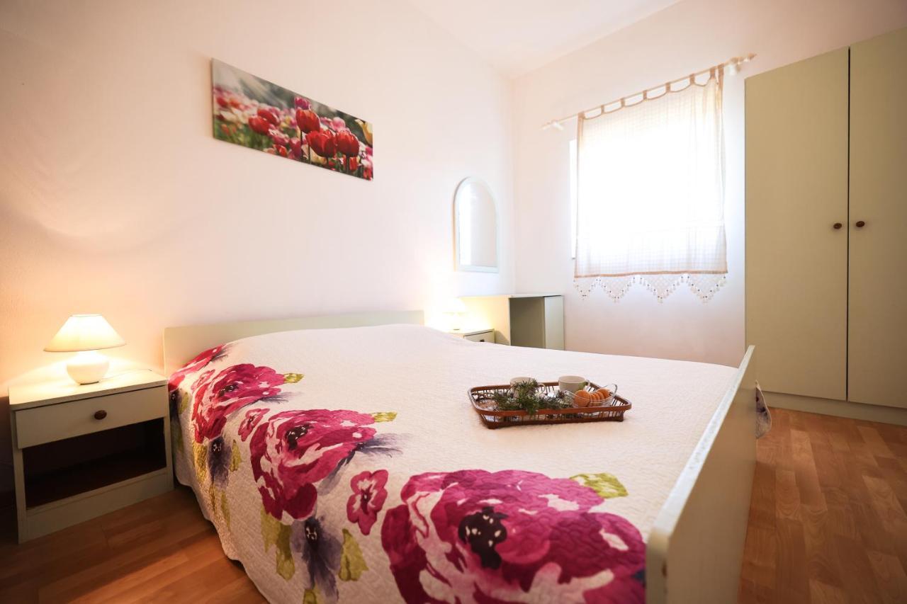 Apartments Marta Verunić Екстериор снимка