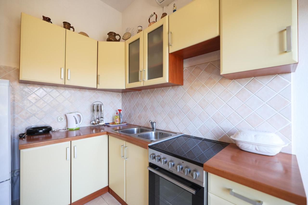 Apartments Marta Verunić Екстериор снимка