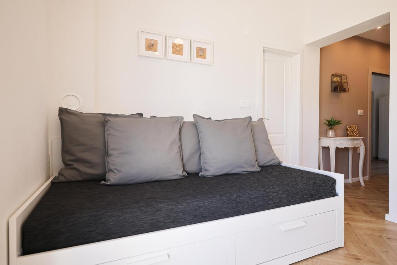 Apartments Marta Verunić Екстериор снимка